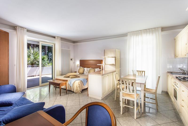 Residence Rosa Dei Venti Червия Екстериор снимка