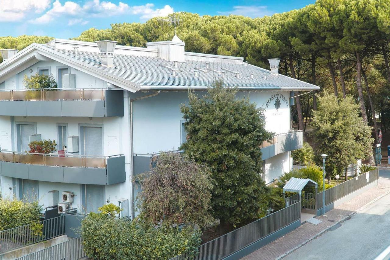 Residence Rosa Dei Venti Червия Екстериор снимка