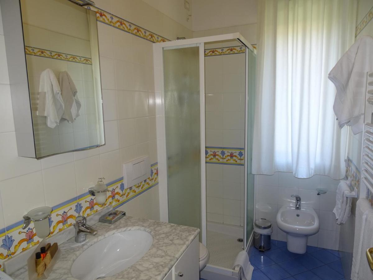 Residence Rosa Dei Venti Червия Екстериор снимка