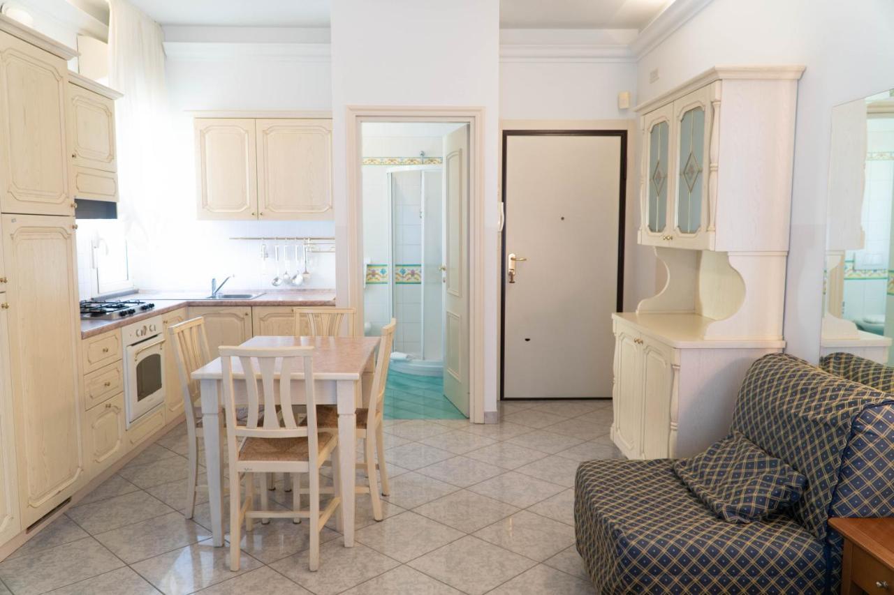 Residence Rosa Dei Venti Червия Екстериор снимка